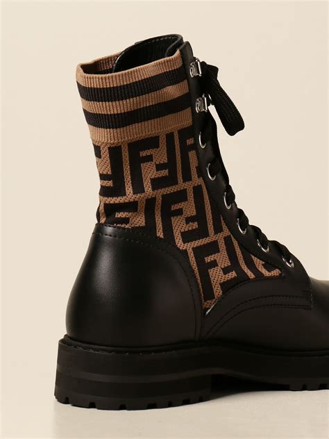 zapatos fendi
